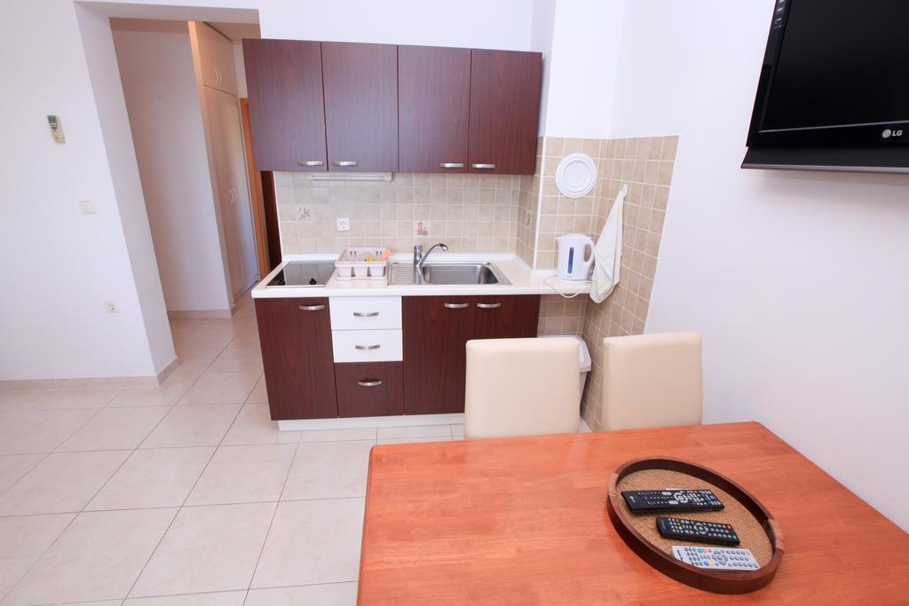 Apartments Miroslav Povljana Kültér fotó