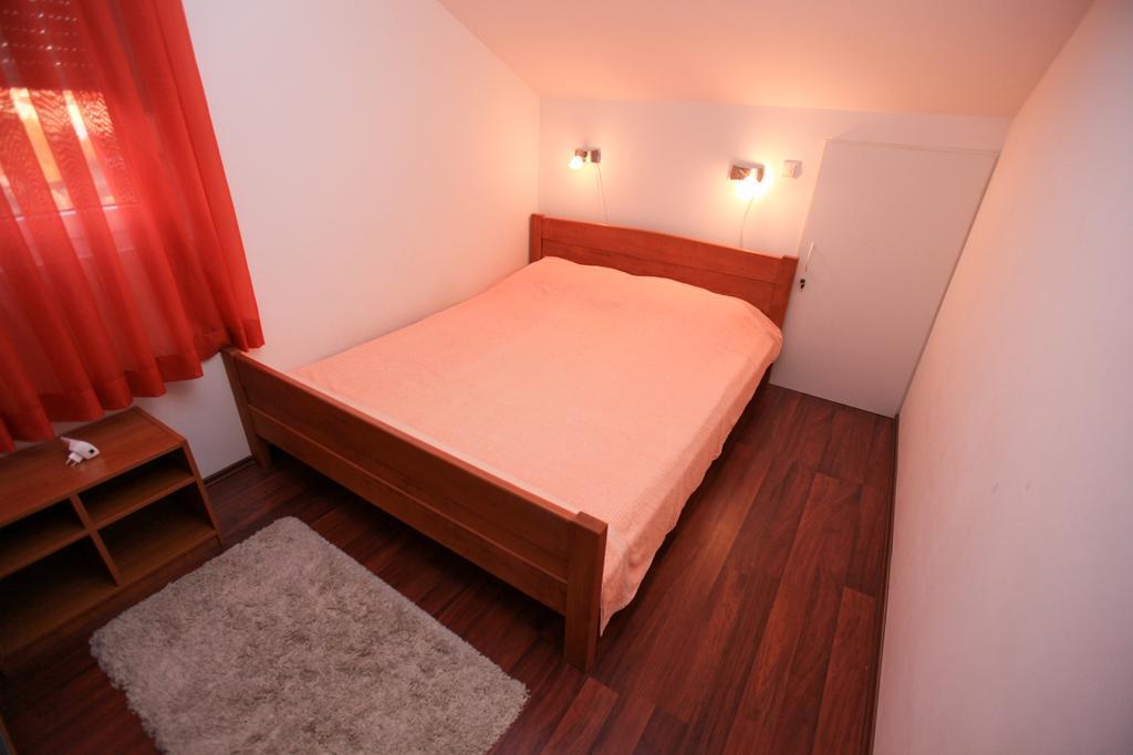 Apartments Miroslav Povljana Kültér fotó