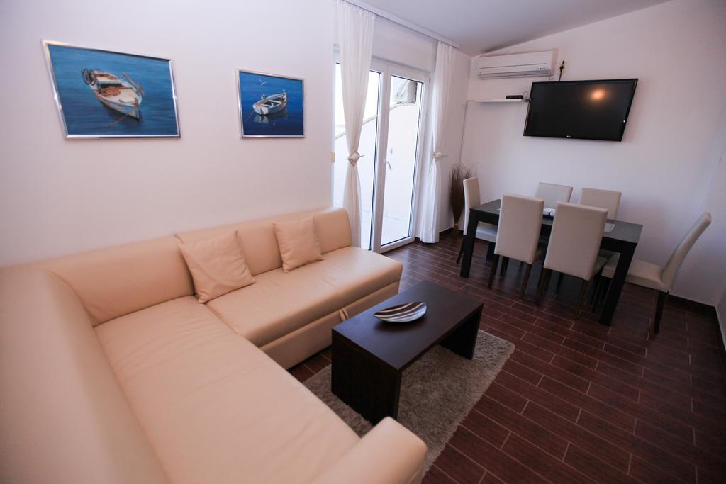 Apartments Miroslav Povljana Kültér fotó