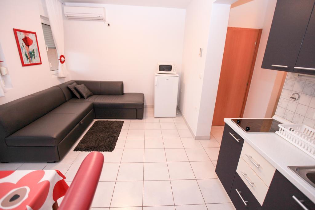 Apartments Miroslav Povljana Kültér fotó