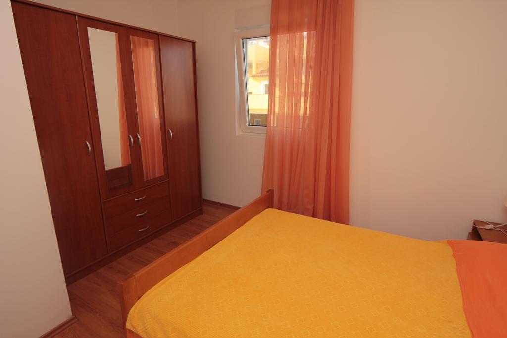 Apartments Miroslav Povljana Kültér fotó